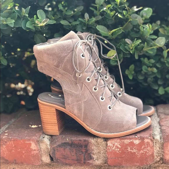 NIB Genuine Leather Open Toe Heel Lace Up Bootie - Picture 2 of 4